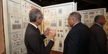 فى إطار الاحتفال بيوم البريد المصرى الدكتور/ عمرو طلعت وزير الاتصالات يتفقد أجنحة معرض الرواد السنوى لهواة جمع الطوابع 2026 1 - جريدة المساء