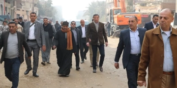 وزير الزراعة يقطع 2 كيلومتر سيراً على الأقدام لإنصاف مزارع في الفيوم بعد شكوى عدم حصوله على حصته من الأسمدة 1 - جريدة المساء