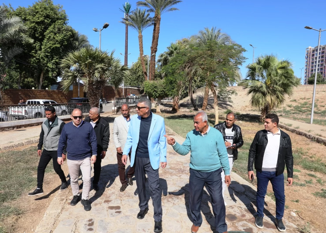 محافظ أسوان يتابع جاهزية الحدائق والمتنزهات وممشى أهل مصر للإحتفال بعيد الميلاد المجيد والعيد القومى للمحافظة 19 - جريدة المساء