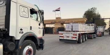 الهلال الأحمر يدفع بـ 148 ألف سلة غذائية و13 ألف قطعة ملابس شتوية لغزة 1 - جريدة المساء