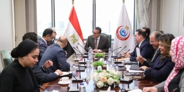 وزير الصحة يبحث مع شركة فيلبس توطين صناعة أجهزة الأشعة 1 - جريدة المساء