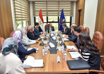 رئيس هيئة الدواء بحث مع ممثلي جيبتو فارما وشيلبا وبيوميد إيجيبت سبل توطين صناعات الدواء المتقدمة وأدوية الأورام 25 - جريدة المساء