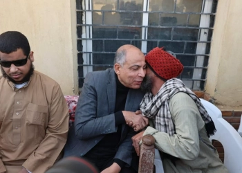 «محافظ المنيا يستجيب لطلبات البسطاء ويجبر خواطرهم.. وأهالي القرية يدعون له بالستر» 20 - جريدة المساء