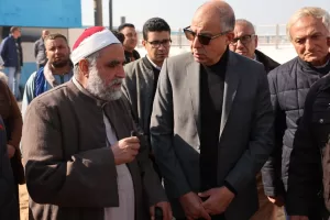 «محافظ المنيا يستجيب لطلبات البسطاء ويجبر خواطرهم.. وأهالي القرية يدعون له بالستر» 23 - جريدة المساء