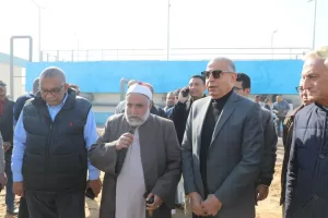 «محافظ المنيا يستجيب لطلبات البسطاء ويجبر خواطرهم.. وأهالي القرية يدعون له بالستر» 25 - جريدة المساء