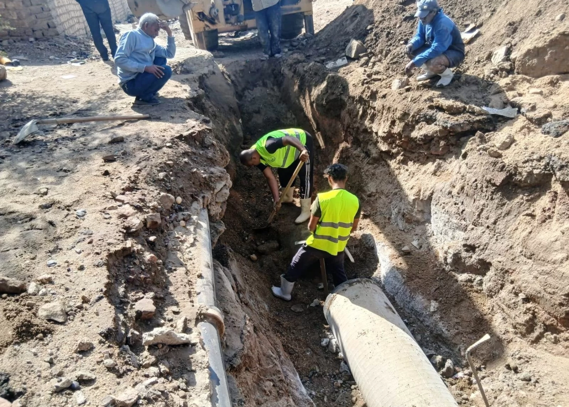 فور إبلاغه بالكسر المفاجئ بخط طرد محطة الكرور .. محافظ أسوان يكلف نائبه بالإشراف الميدانى لأعمال الإصلاح 19 - جريدة المساء