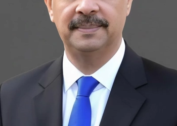 محافظ سوهاج يهنئ البابا تواضروس الثاني بمناسبة عيد الميلاد المجيد 27 - جريدة المساء