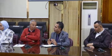 محافظ كفرالشيخ يستعرض الموقف التنفيذي لمشروعات التوسع فى خدمات الصرف الصحي بالمحافظة 1 - جريدة المساء