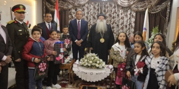 محافظ قنا يشارك أقباط دشنا احتفالات عيد الميلاد 2 - جريدة المساء محافظ قنا يشارك أقباط دشنا احتفالات عيد الميلاد 1 - جريدة المساء