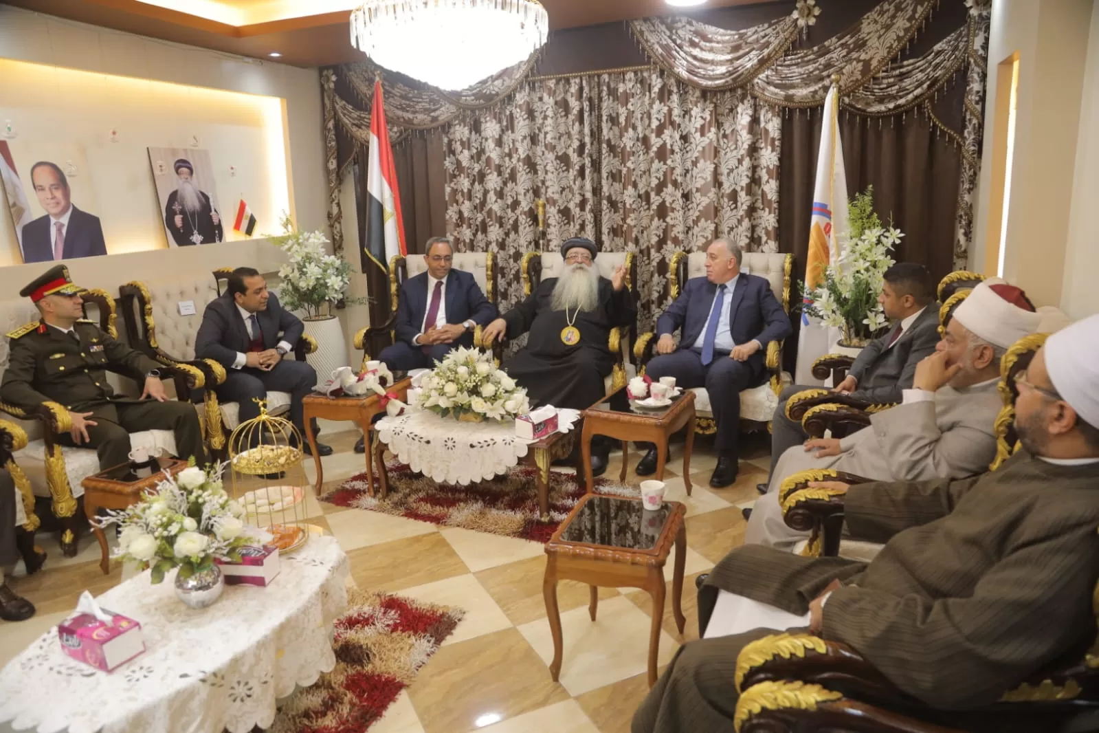 محافظ قنا يشارك أقباط دشنا احتفالات عيد الميلاد 36 - جريدة المساء