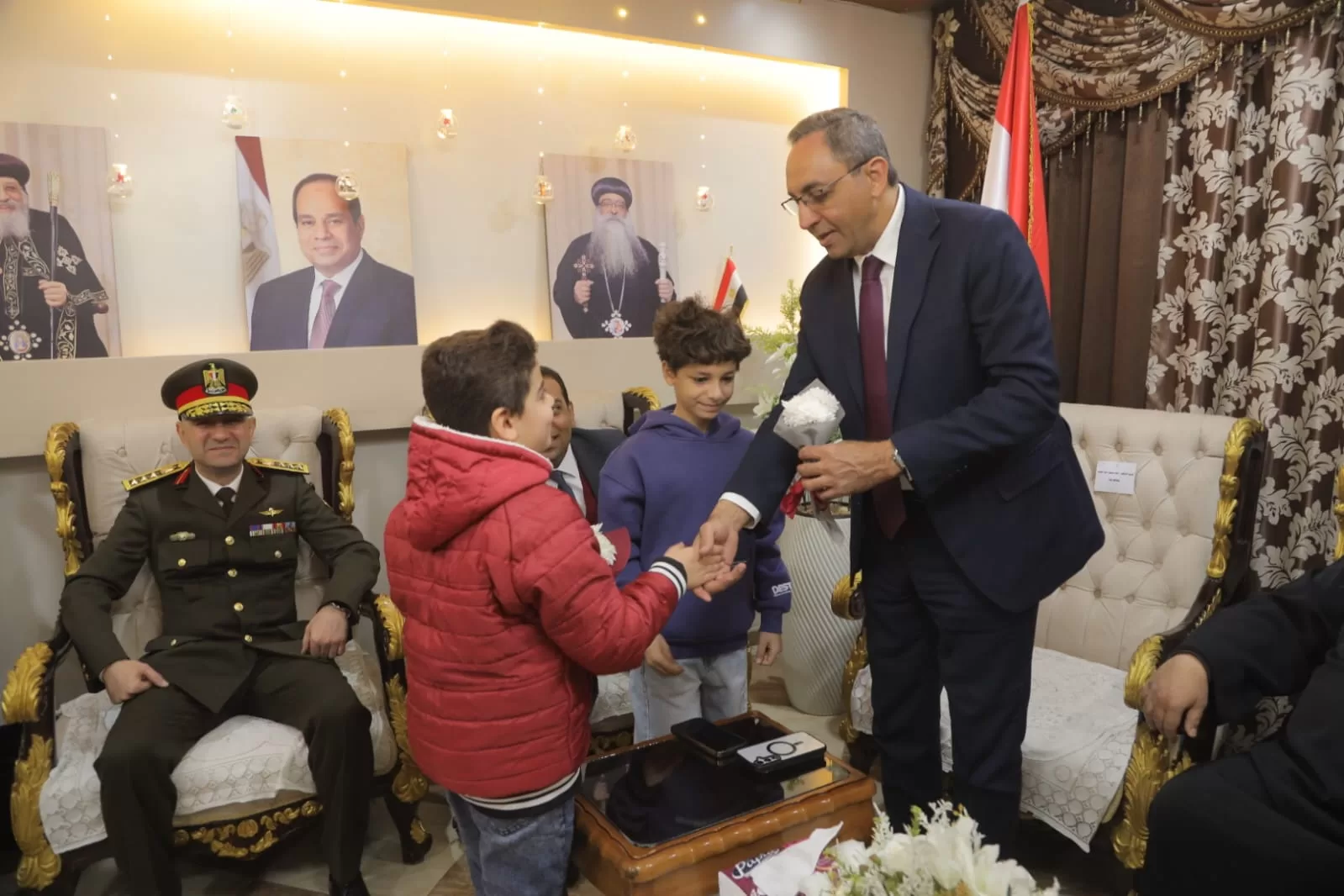 محافظ قنا يشارك أقباط دشنا احتفالات عيد الميلاد 41 - جريدة المساء محافظ قنا يشارك أقباط دشنا احتفالات عيد الميلاد 40 - جريدة المساء