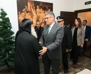 محافظ الجيزة يهنئ أقباط أكتوبر وأوسيم بعيد الميلاد المجيد 22 - جريدة المساء