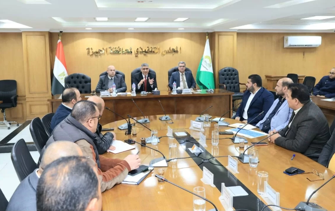 محافظ الجيزة: تنفيذ المرحلة الأولى من تطوير طريق المنيب-العياط 16 - جريدة المساء