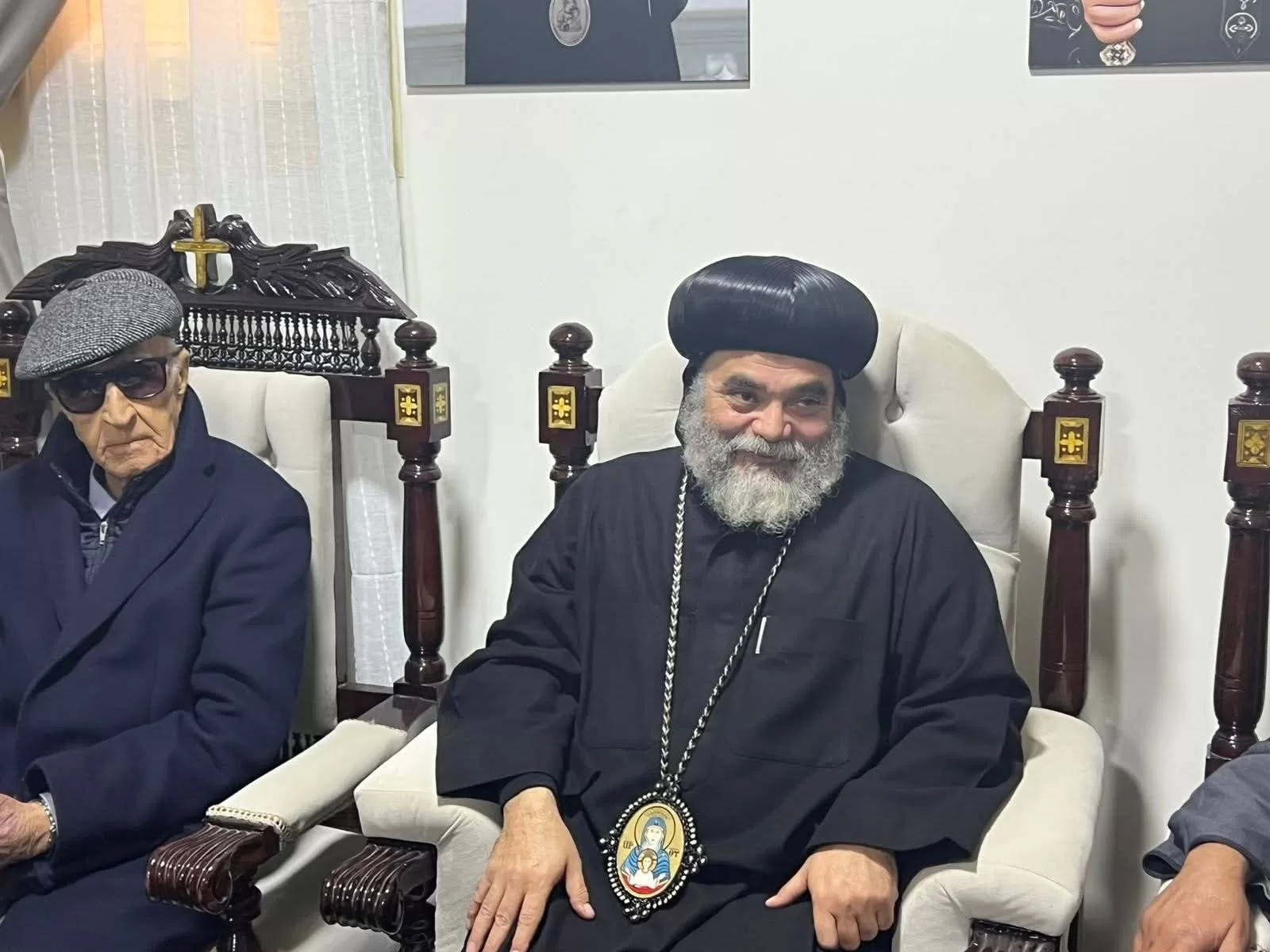 شيخ الإذاعيين يهنئ أقباط نجع حمادي بعيد الميلاد المجيد 21 - جريدة المساء