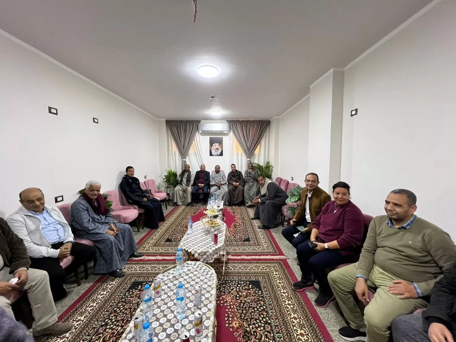 شيخ الإذاعيين يهنئ أقباط نجع حمادي بعيد الميلاد المجيد 23 - جريدة المساء