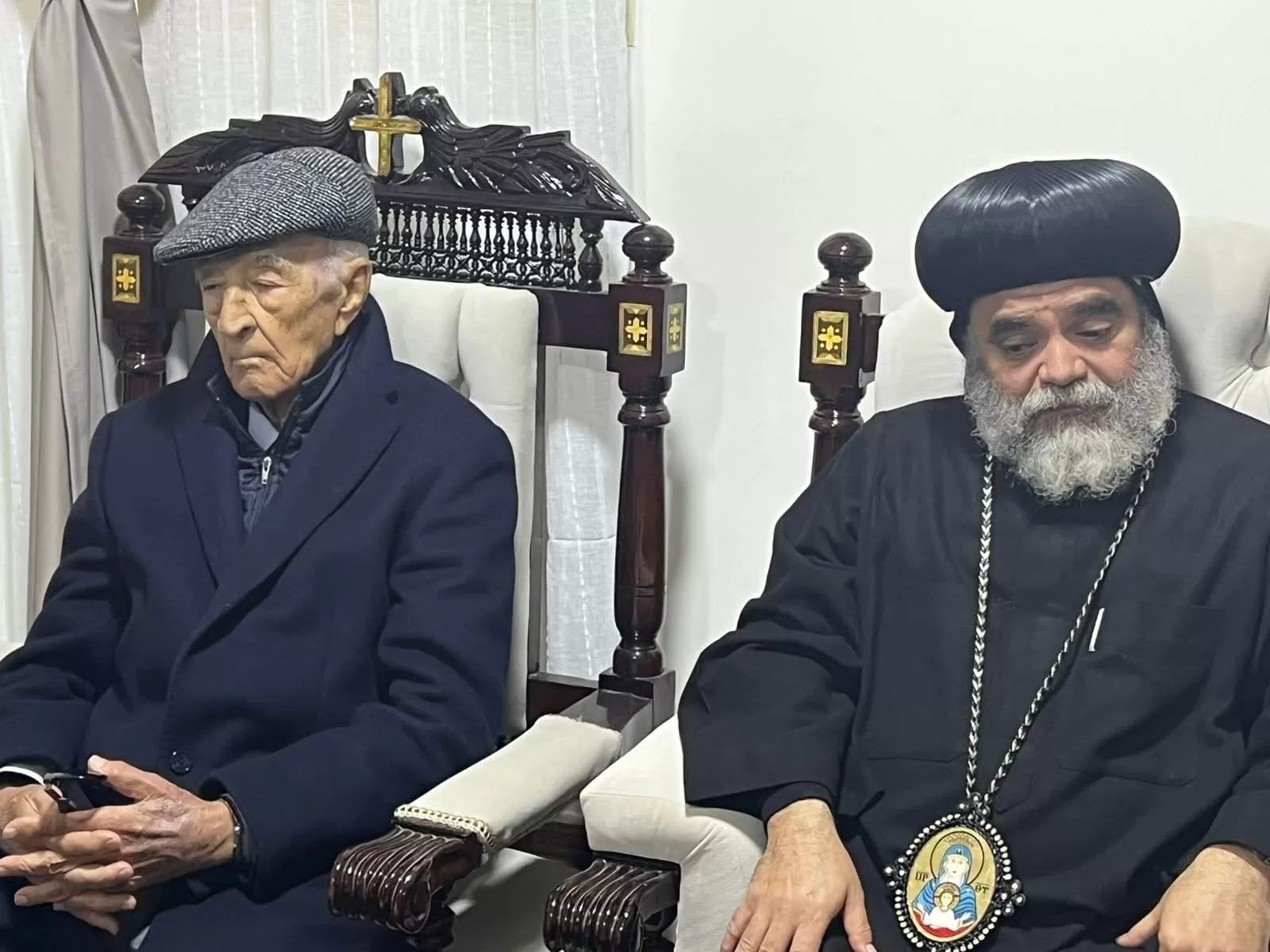 شيخ الإذاعيين يهنئ أقباط نجع حمادي بعيد الميلاد المجيد 25 - جريدة المساء