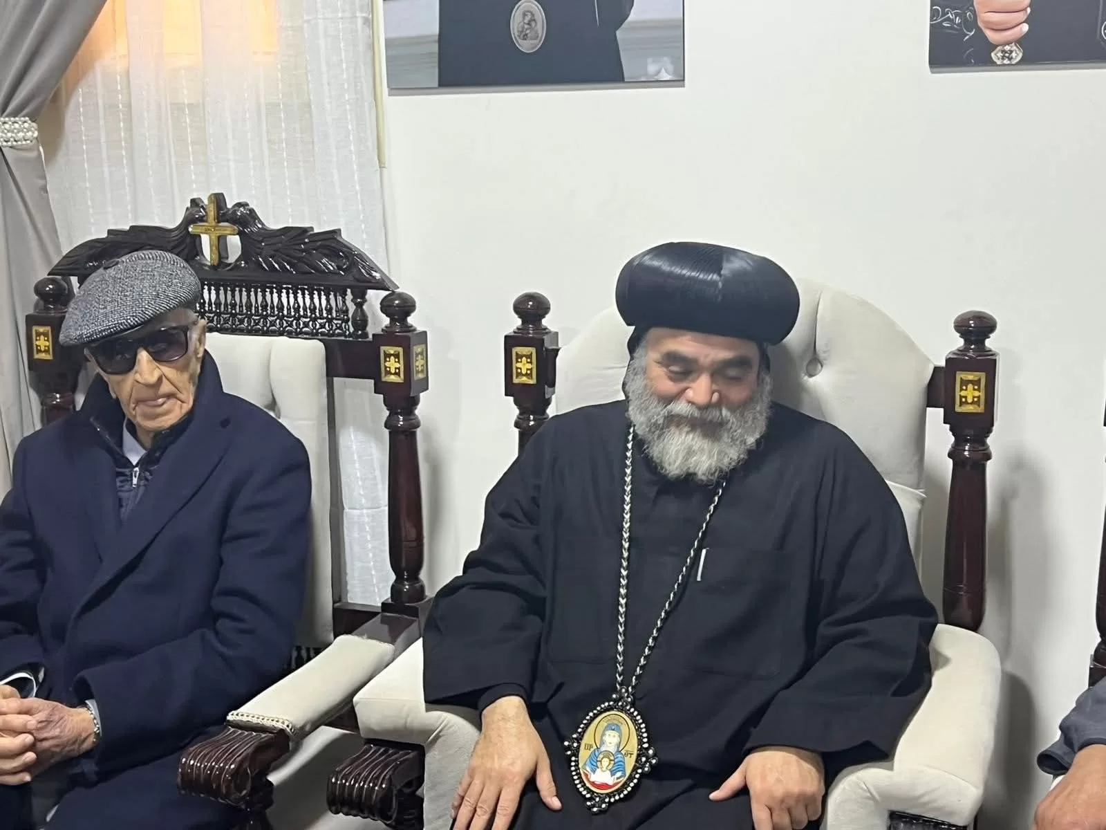 شيخ الإذاعيين يهنئ أقباط نجع حمادي بعيد الميلاد المجيد 31 - جريدة المساء