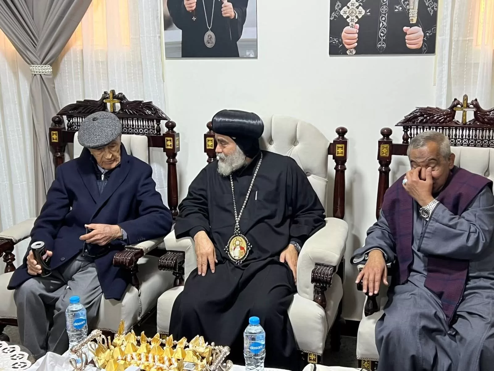 شيخ الإذاعيين يهنئ أقباط نجع حمادي بعيد الميلاد المجيد 35 - جريدة المساء