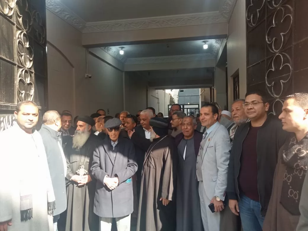 شيخ الإذاعيين يهنئ أقباط نجع حمادي بعيد الميلاد المجيد 37 - جريدة المساء