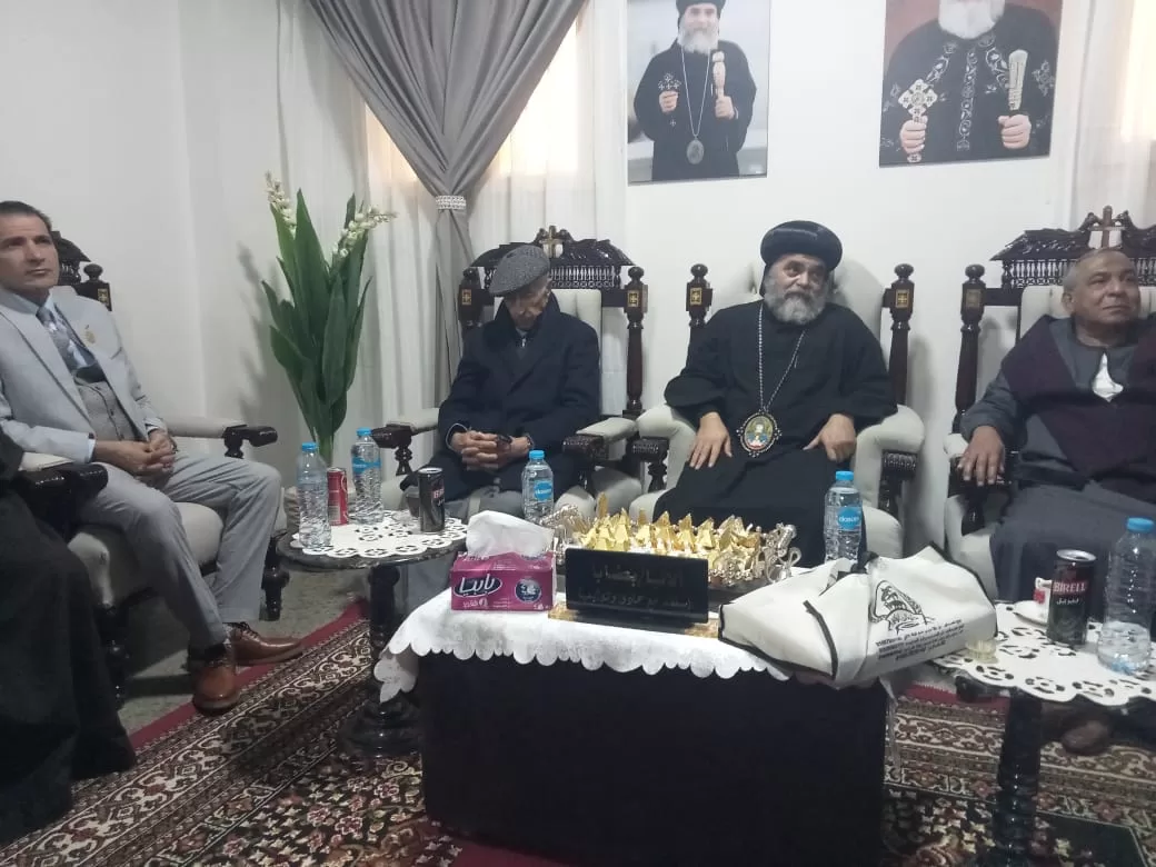 شيخ الإذاعيين يهنئ أقباط نجع حمادي بعيد الميلاد المجيد 43 - جريدة المساء