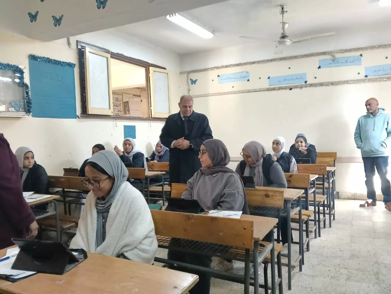 وكيل تعليم قنا يتفقد لجان الامتحانات في جولة مفاجئة 23 - جريدة المساء