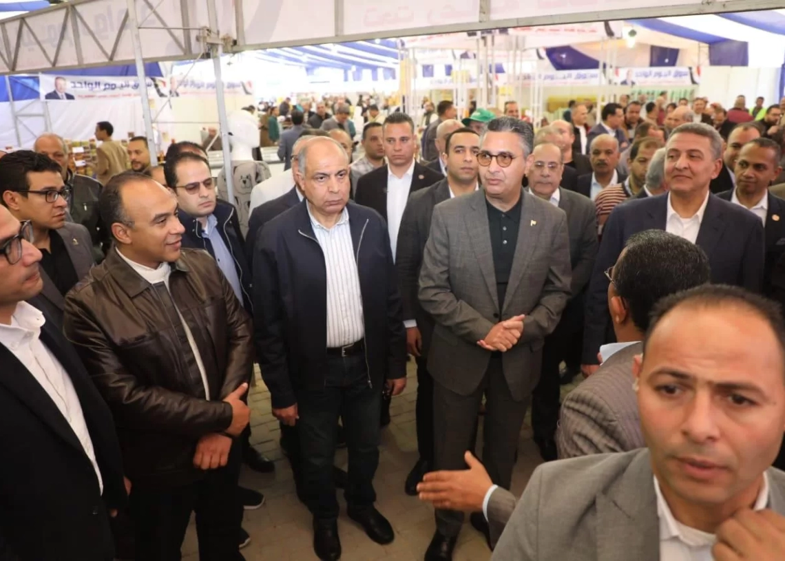 سلع مخفضة ودعم للصناعة الوطنية.. فاروق وكدواني يفتتحان سوق اليوم الواحد 19 - جريدة المساء سلع مخفضة ودعم للصناعة الوطنية.. فاروق وكدواني يفتتحان سوق اليوم الواحد 18 - جريدة المساء