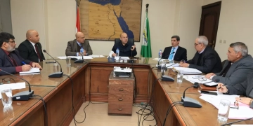 نائب محافظ الجيزة يبحث الفرص الاستثمارية بمدينة الواحات البحرية 1 - جريدة المساء