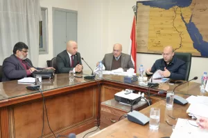 نائب محافظ الجيزة يبحث الفرص الاستثمارية بمدينة الواحات البحرية 25 - جريدة المساء