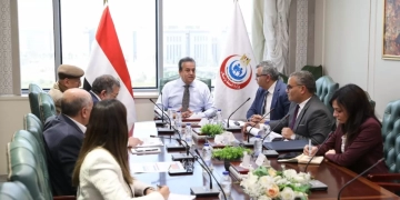 وزير الصحة يتابع مع ممثلي شركة المراسم لمتابعة التدفقات المالية بعددٍ من المشروعات الصحية 1 - جريدة المساء