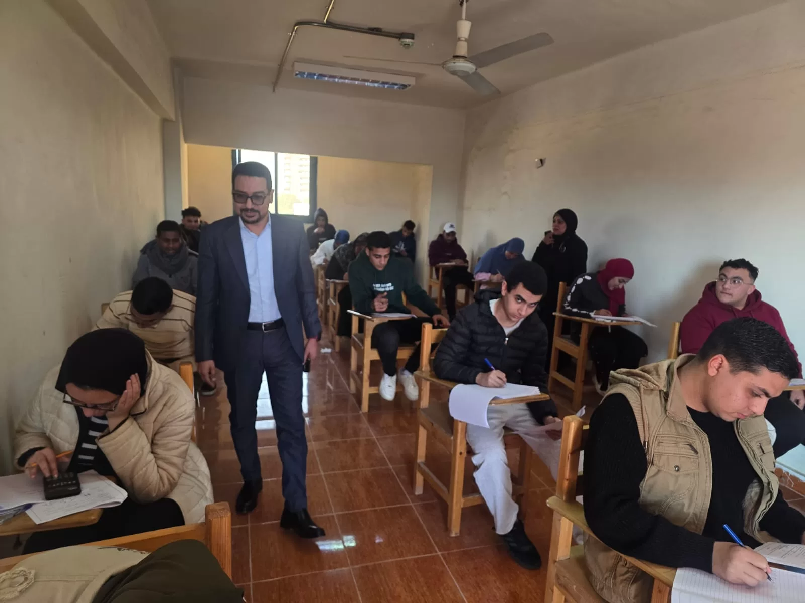 انتهاء امتحانات الفصل الدراسي الأول بالمعهد الفني الصحي بقنا 31 - جريدة المساء