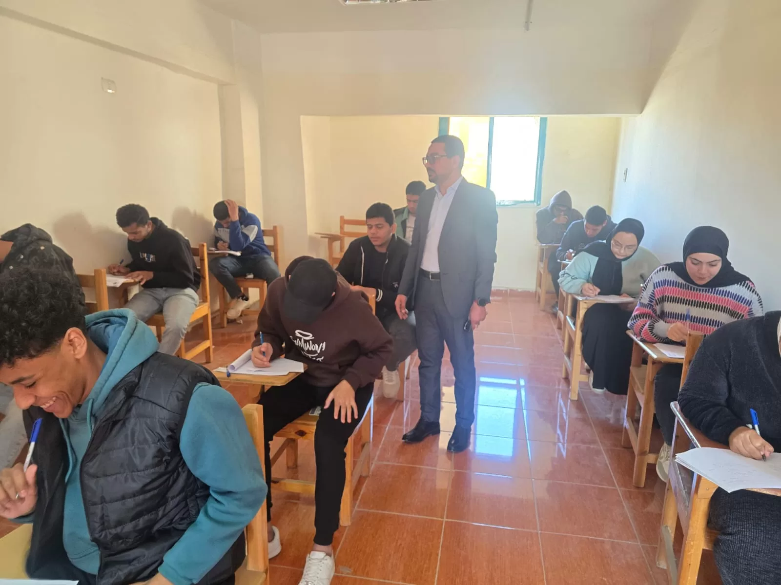 انتهاء امتحانات الفصل الدراسي الأول بالمعهد الفني الصحي بقنا 27 - جريدة المساء