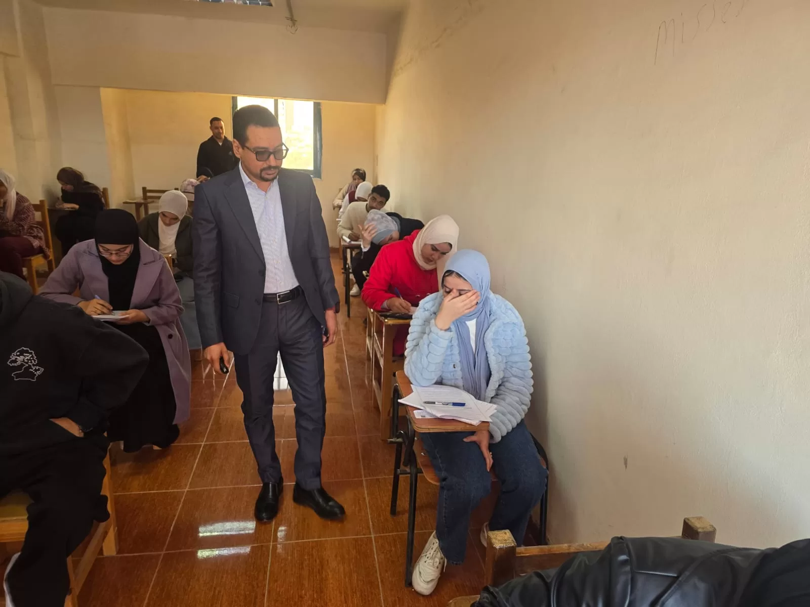 انتهاء امتحانات الفصل الدراسي الأول بالمعهد الفني الصحي بقنا 35 - جريدة المساء