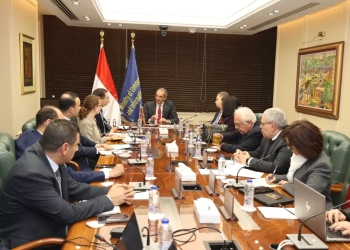 وزير الإتصالات وتكنولوجيا المعلومات يبحث مع سفير المملكة المتحدة بالقاهرة سبل التعاون المشترك 27 - جريدة المساء