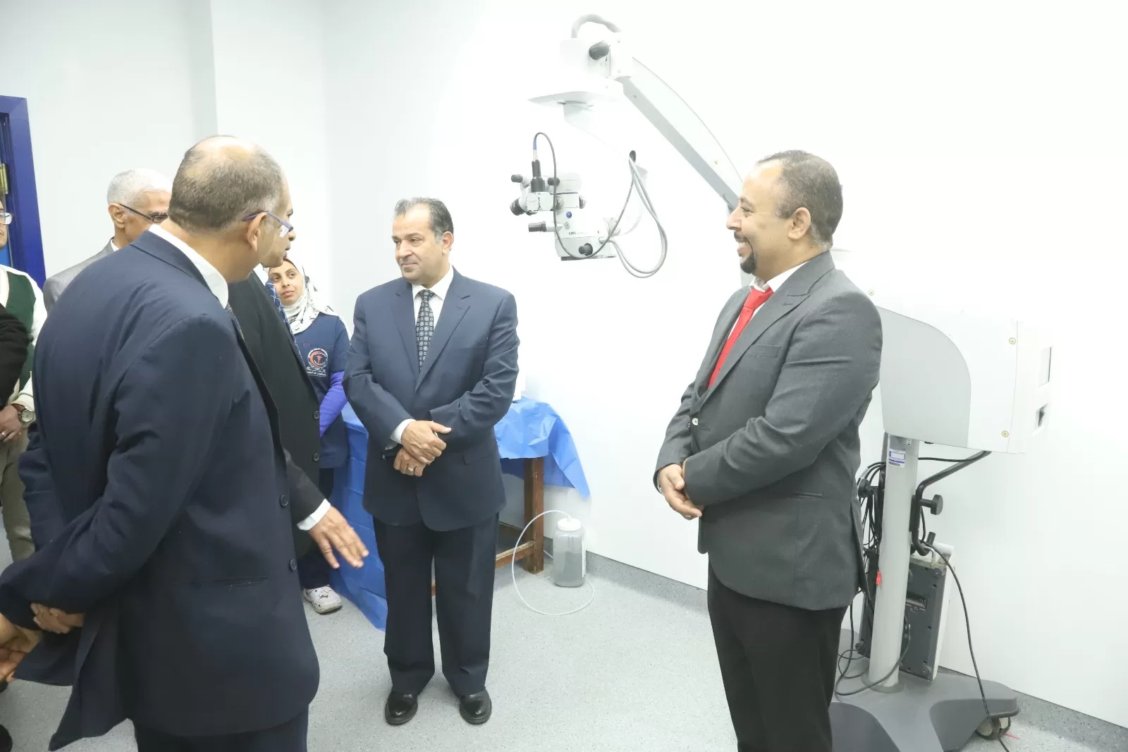 رئيس جامعة قنا يفتتح قسم طب وجراحة العيون الجديد بالمستشفى الجامعي 23 - جريدة المساء