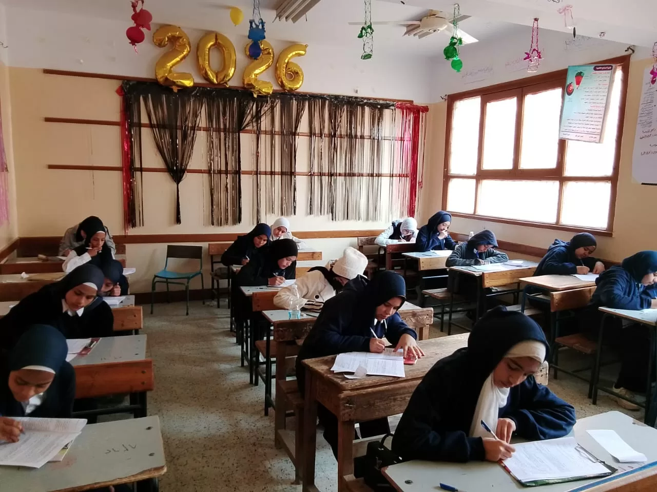 وكيل تعليم قنا يتابع لجان الإعدادية ويشدد على الانضباط ومنع الغش 49 - جريدة المساء