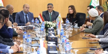 محافظ الجيزة يستقبل النواب والشيوخ لتنسيق خدمة المواطنين 1 - جريدة المساء