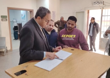 محافظ قنا يفاجئ مستشفى قفط التخصصي ويؤكد: لا تهاون في صحة المواطنين 29 - جريدة المساء