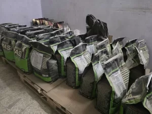 غلق منشأة مخالفة لتعبئة المكملات الغذائية مجهولة المصدر بالطالبية.. صور 21 - جريدة المساء