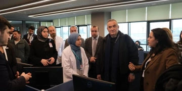 رئيس المستشفيات التعليمية ومساعد الوزير للمشروعات القومية زارا 4 مدن طبية فى  تركيا 1 - جريدة المساء