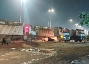 محافظة الجيزة ترفع ٦٠٠ طن مخلفات من حرم الطريق الدائري بمنطقة أرض اللواء بالعجوزة 25 - جريدة المساء