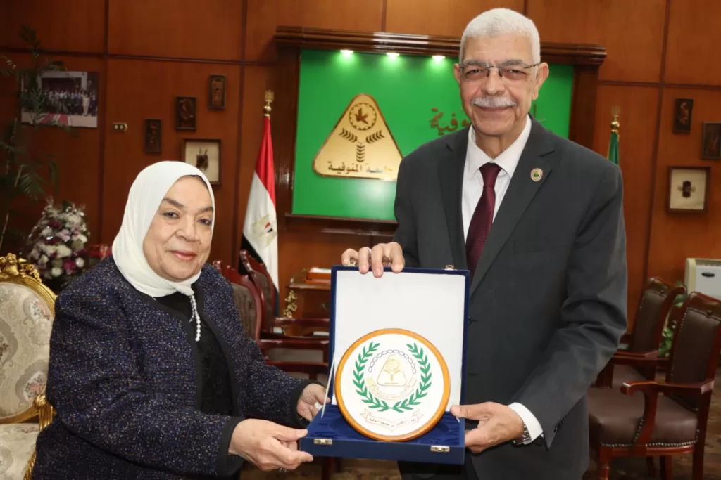 "القاصد" و "غراب"يتفقان على شراكة استراتيجية لتطوير الصناعات الدوائية 19 - جريدة المساء