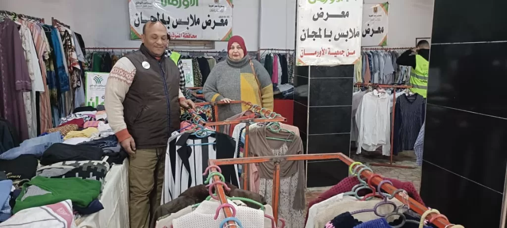 توزيع ملابس للأسر الأكثر احتياجا بتلا المنوفية 19 - جريدة المساء
