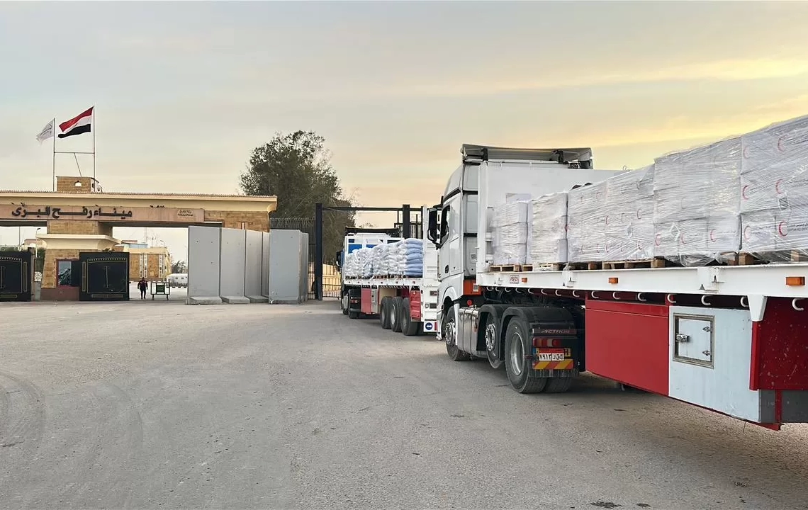 الهلال الأحمر يمد غزة بسلال غذائية ومواد طبية وشتوية جديدة 20 - جريدة المساء الهلال الأحمر يمد غزة بسلال غذائية ومواد طبية وشتوية جديدة 19 - جريدة المساء