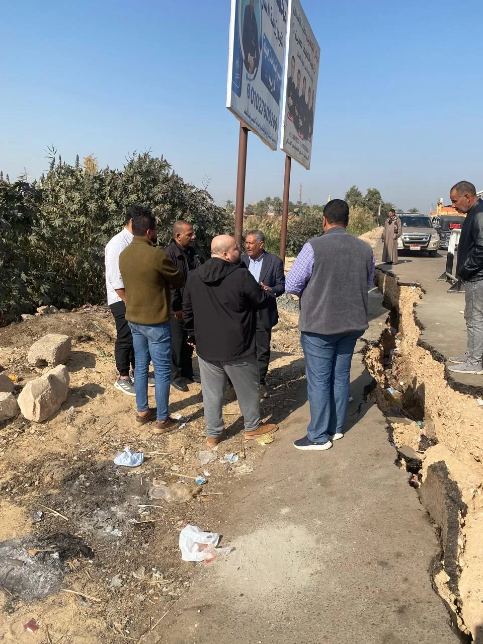 محافظ قنا يوجه بسرعة إصلاح هبوط أرضي بطريق مجمع المواقف بأبوتشت 25 - جريدة المساء