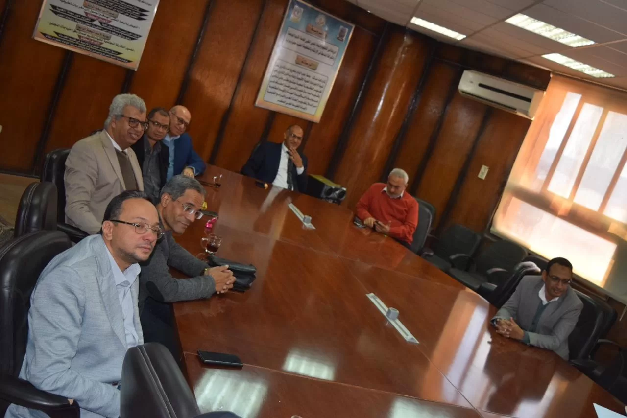 «الديب» عضوًا باللجنة الاستشارية العليا لكلية طب قنا 21 - جريدة المساء