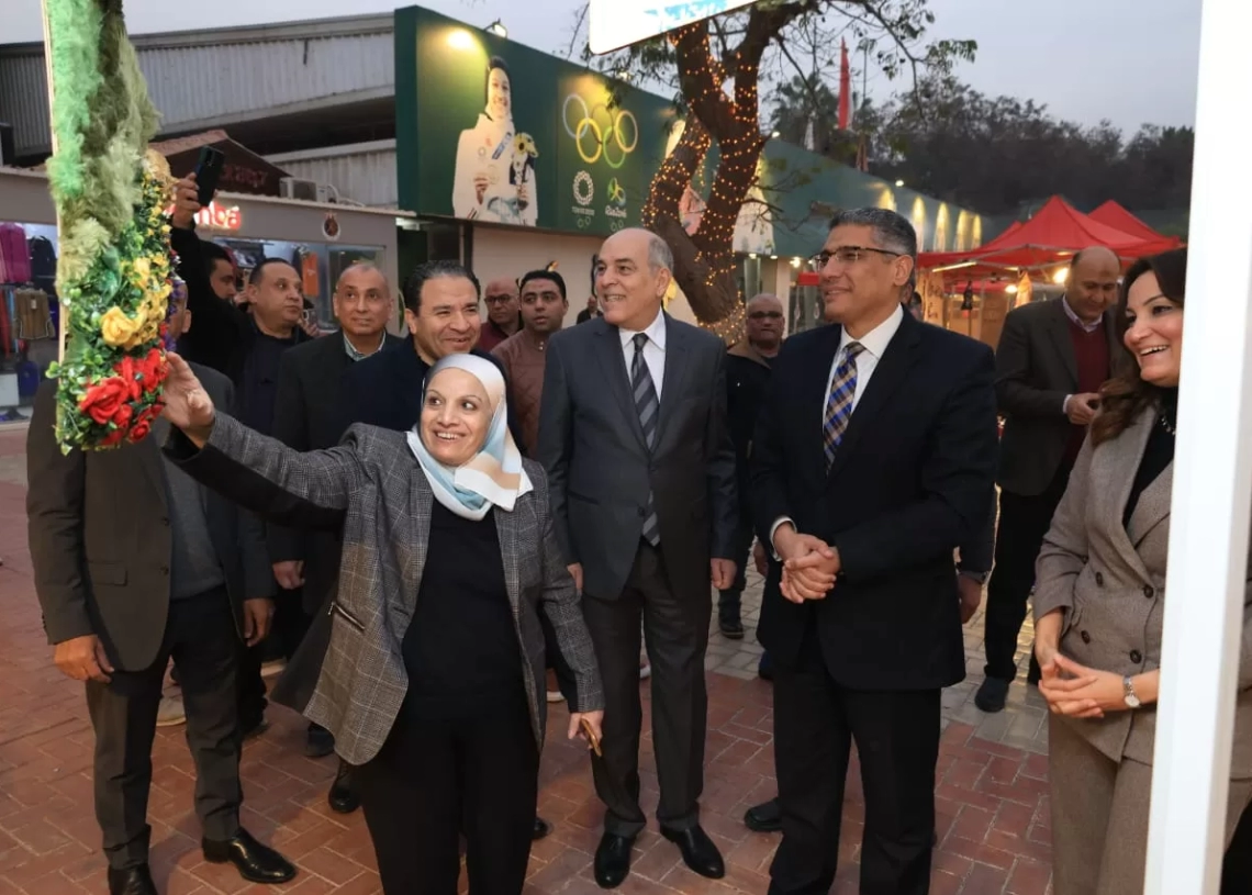محافظ الجيزة يفتتح معرض الحرف اليدوية والتراثية الـ51 بنادي الصيد بالدقي 20 - جريدة المساء محافظ الجيزة يفتتح معرض الحرف اليدوية والتراثية الـ51 بنادي الصيد بالدقي 19 - جريدة المساء