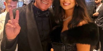 زينة توثق رحلتها إلى دبي وتكشف تفاصيل لقائها بفان دام وزيارتها متحف توسو 2 - جريدة المساء زينة توثق رحلتها إلى دبي وتكشف تفاصيل لقائها بفان دام وزيارتها متحف توسو 1 - جريدة المساء