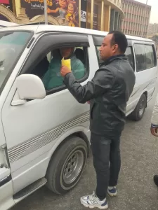 محافظ الجيزة: ضبط 40 مخالفة لسائقي السرفيس.. لتقسيم خطوط السير وتحصيل أجرة زائدة 25 - جريدة المساء