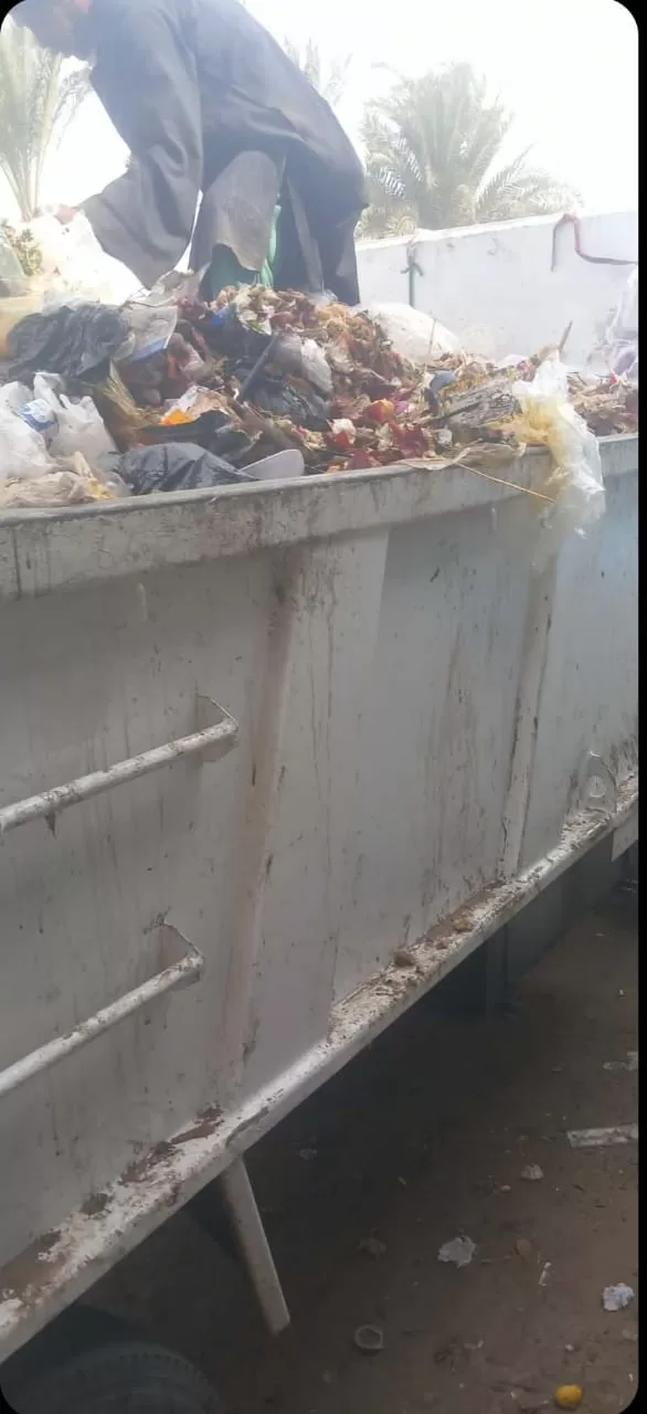 رئيس قرية "هو" بقنا يقود حملة نظافة موسعة ويزين الشوارع بعلم مصر 35 - جريدة المساء