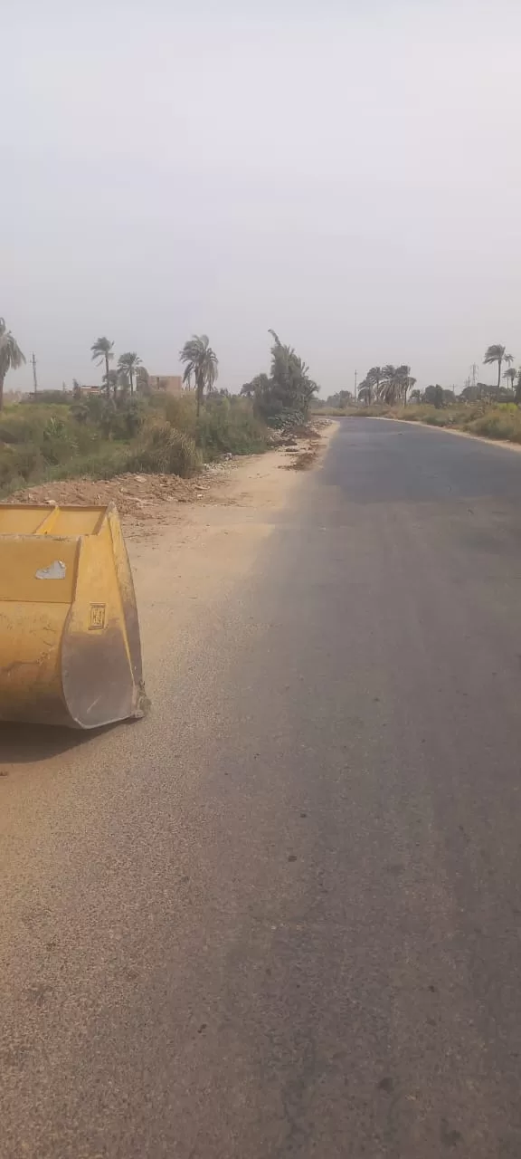 رئيس قرية "هو" بقنا يقود حملة نظافة موسعة ويزين الشوارع بعلم مصر 50 - جريدة المساء رئيس قرية "هو" بقنا يقود حملة نظافة موسعة ويزين الشوارع بعلم مصر 49 - جريدة المساء